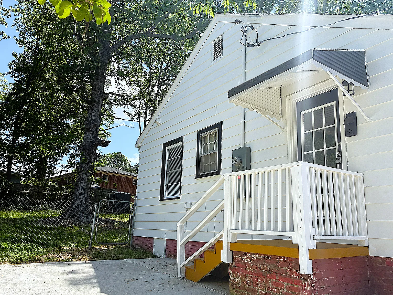 621 Bernice St — Photo 3
