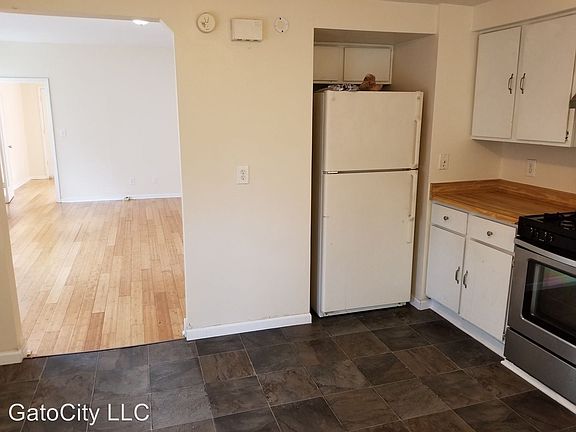 4th image of 1626 N Jackson St #3612070