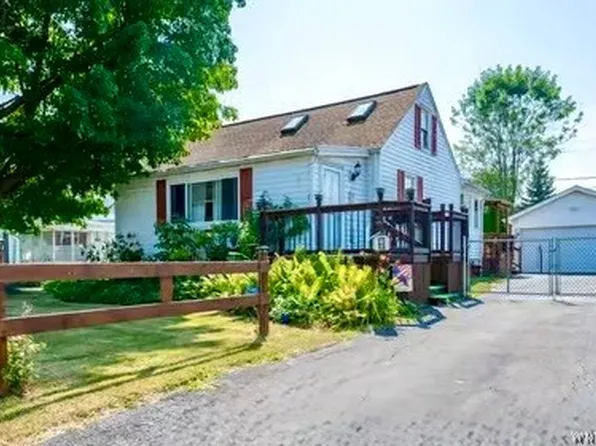 302 Knox Ave, West Seneca, NY 14224
