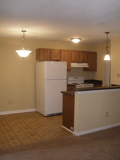 Eat-in Kitchen