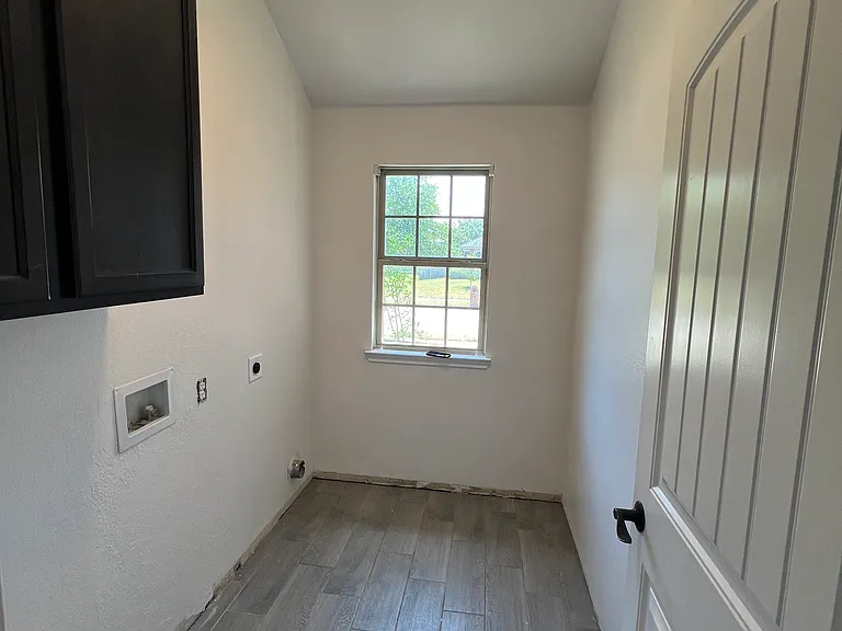 205 Elm Grv — Photo 12