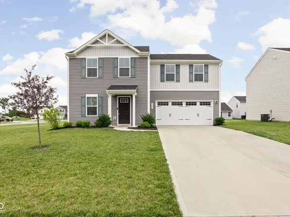 9735 Oak Grove Dr, Pendleton, IN 46064