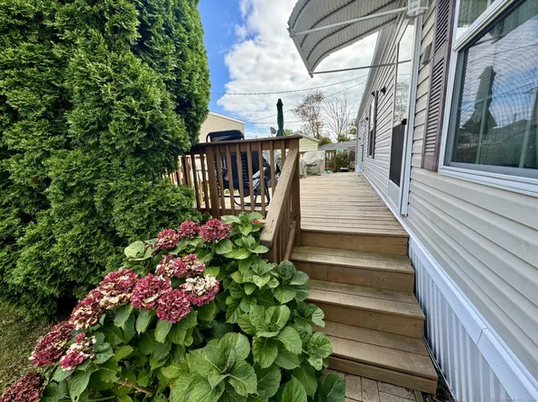 19 Leetes Island Road #TRLR 27, Branford, CT 06405