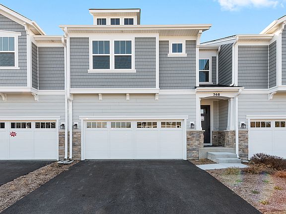 2nd image of 746 Riverbank Dr