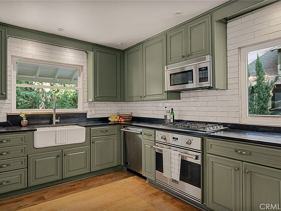 5th image of 230 Hemlock Dr
