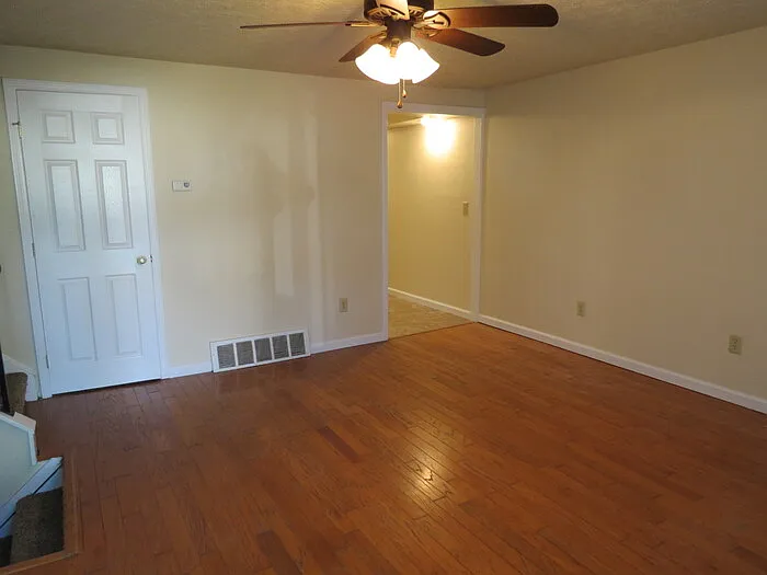 1768 Hollow Run Dr — Photo 3