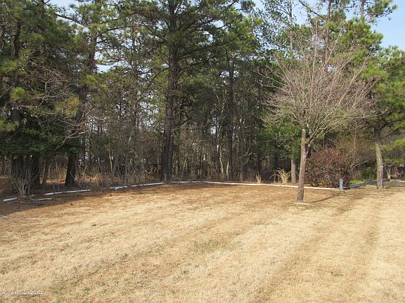 2nd image of 124 Paradise Blvd