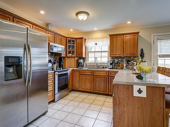 5th image of 216 Trace Ct
