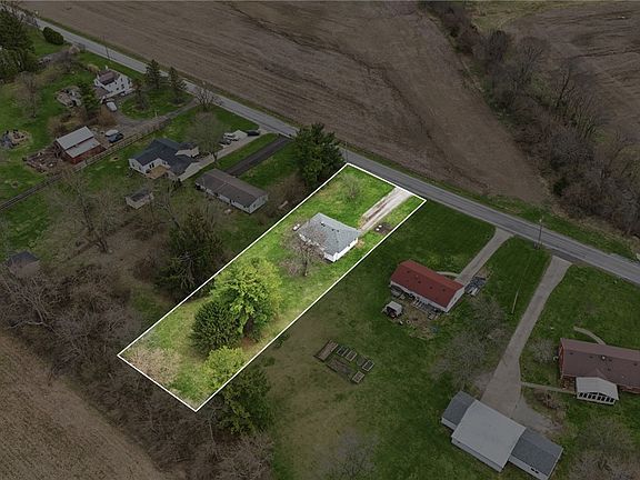 3rd image of 1166 W Sparrow Rd