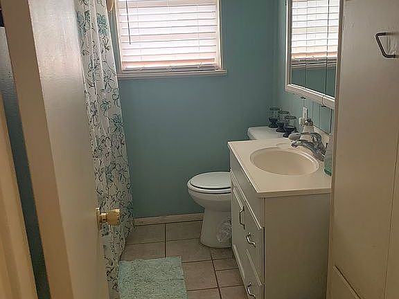 5th image of 418 Elm Dr
