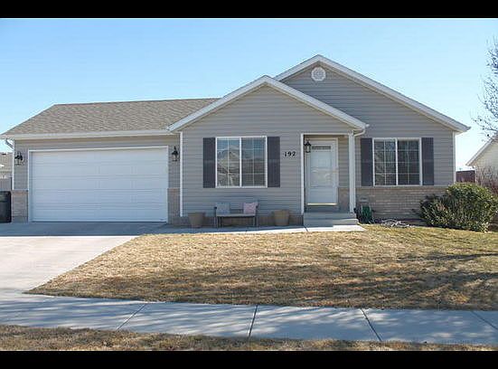 1st image of 192 W Apple Ave