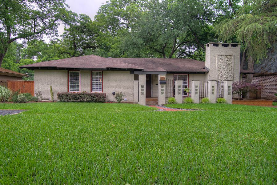 1st image of 8514 Groveland Dr