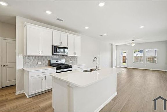 2nd image of 505 Green Gables Dr