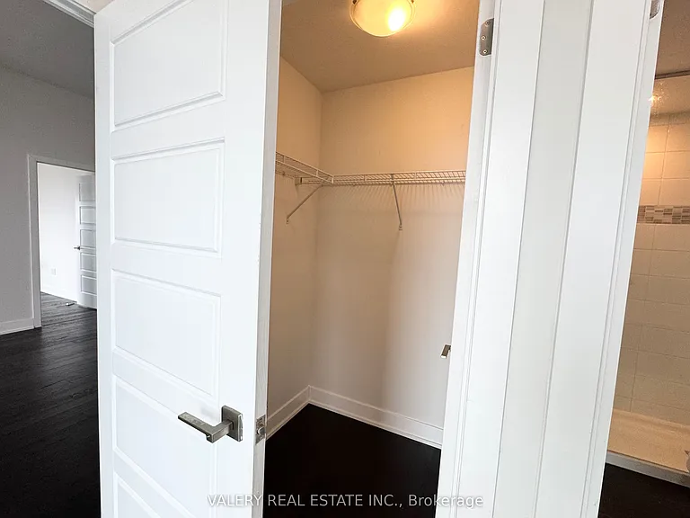 4085 Parkside Village Dr #NLPH1 — Photo 16