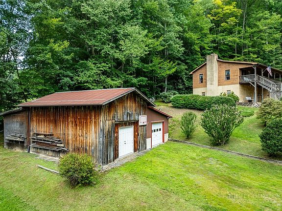 2nd image of 906 Mountain Dale Road
