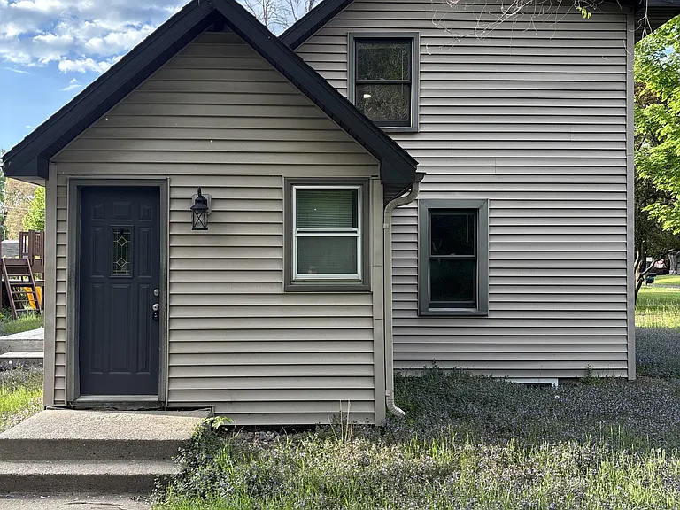 6909 Lakeview Dr — Photo 8