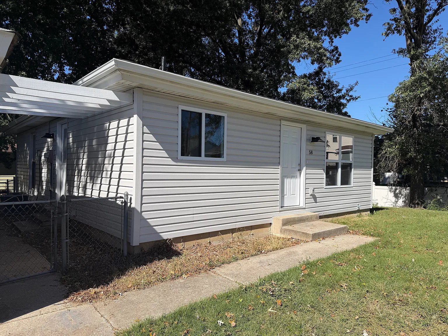 3 bed, 2.5 bath, 980 sqft, $2,100 — Photo 2