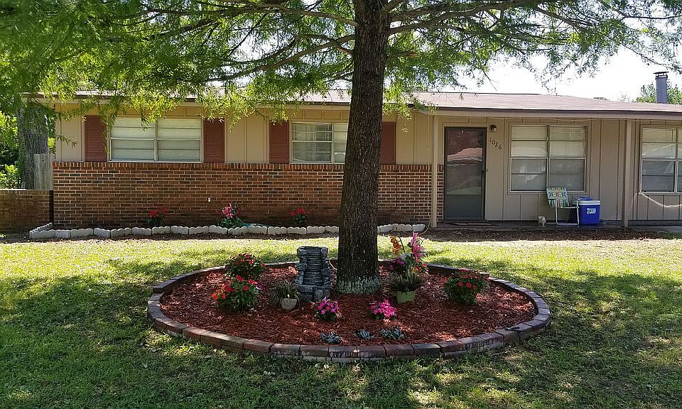 Upgraded Front Yard