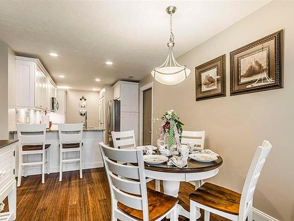 4th image of 95 Villa Side Ln