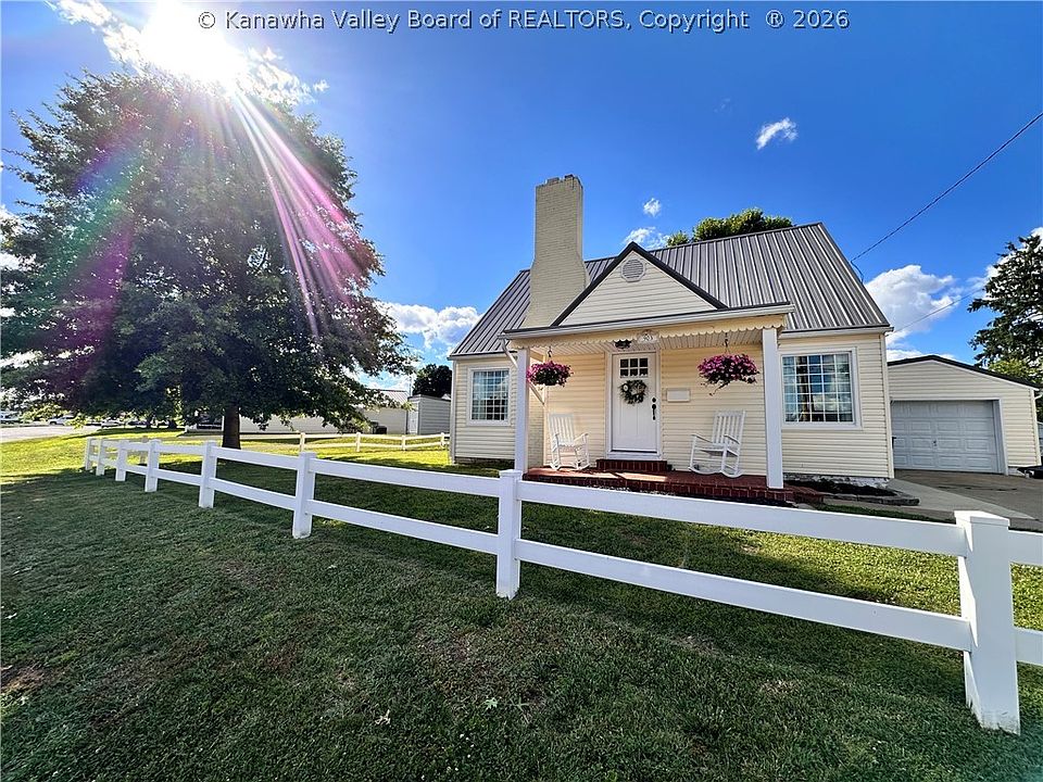 1st image of 903 Mossman Cir