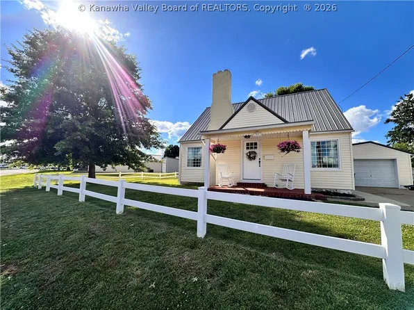 903 Mossman Cir, Point Pleasant, WV 25550