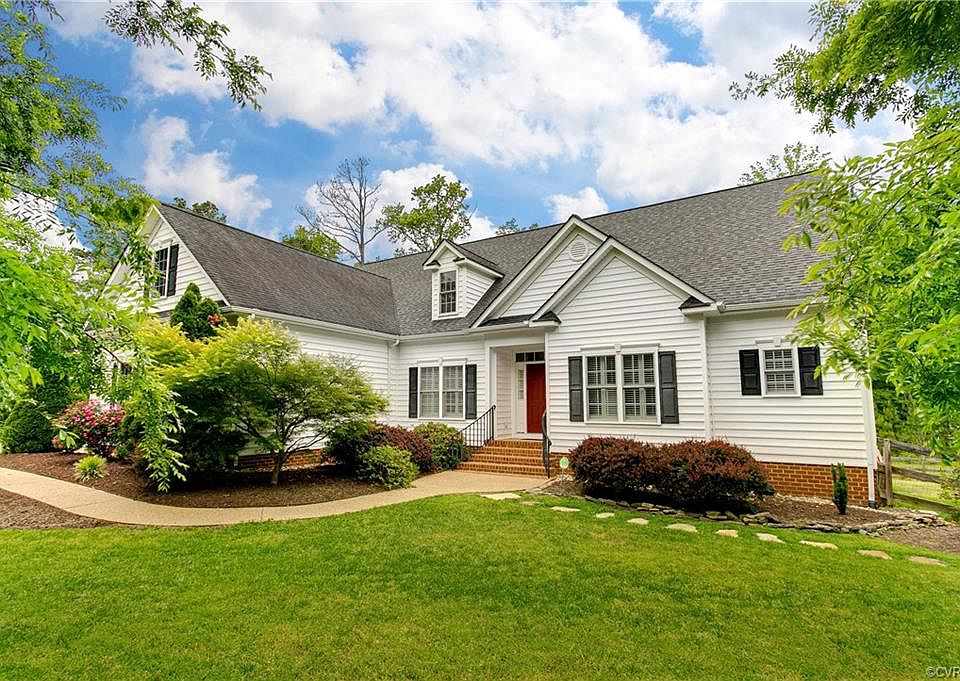 1st image of 418 Pagebrook Dr