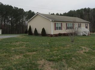 1022 Fishermans Cove Rd, Pine Hall, NC 27042