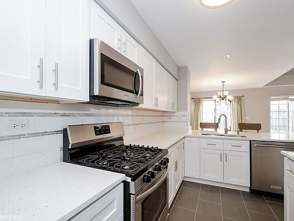 5th image of 9041 W Heathwood Cir #9041