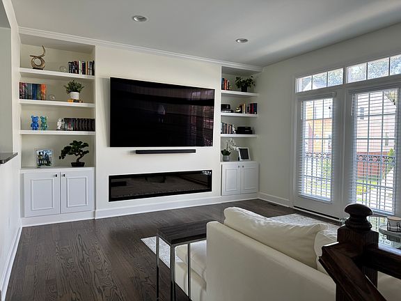 4th image of 6195 Royal Crest Ln
