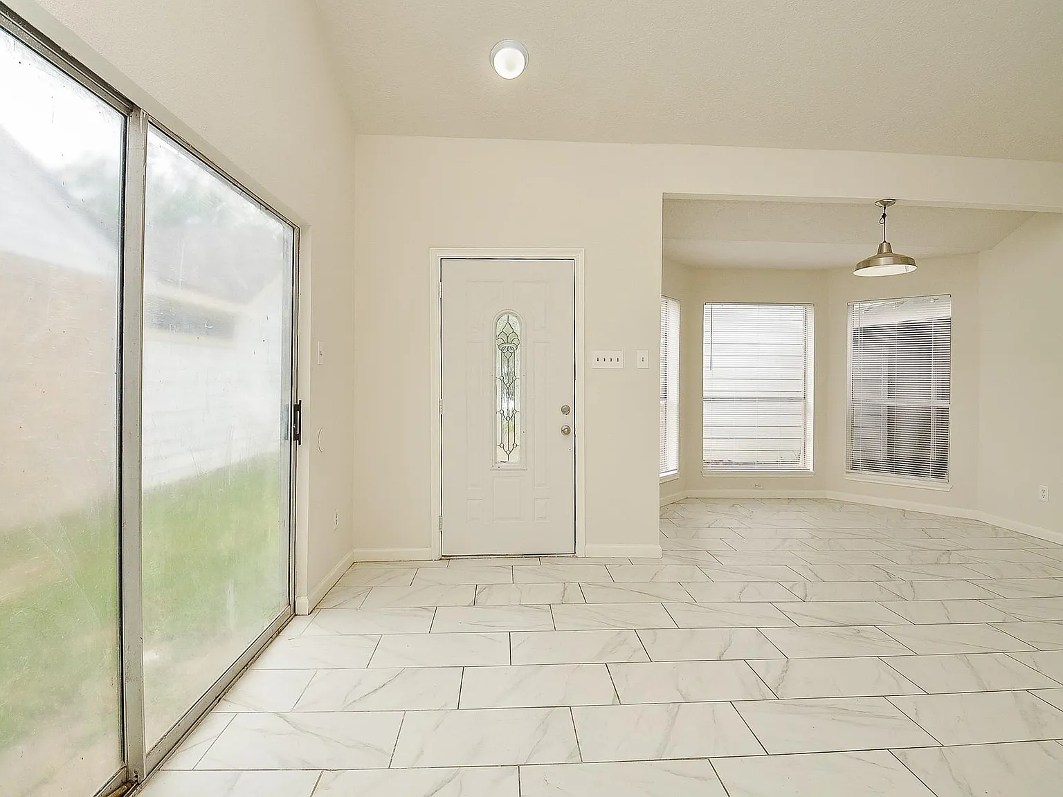 3 bed, 2.5 bath, 1833 sqft, $1,750 — Photo 4