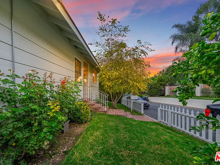 3771 Longview Valley Rd — Photo 4