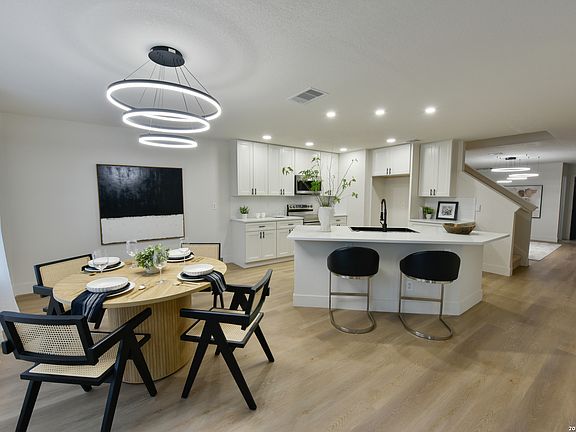 5th image of 202 Agency Oaks