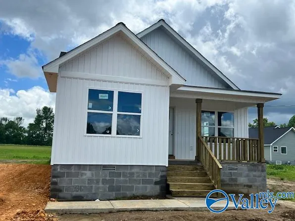42 McCurdy Ave, Henagar, AL 35978
