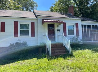948 McKimmon Rd, Fayetteville, NC 28303