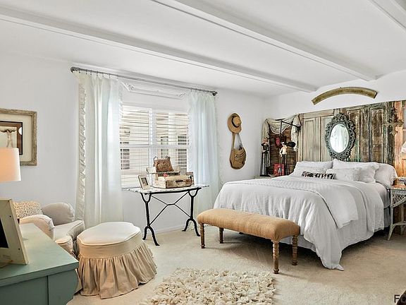 3rd image of 1926 Ocean Shore Blvd APT 203