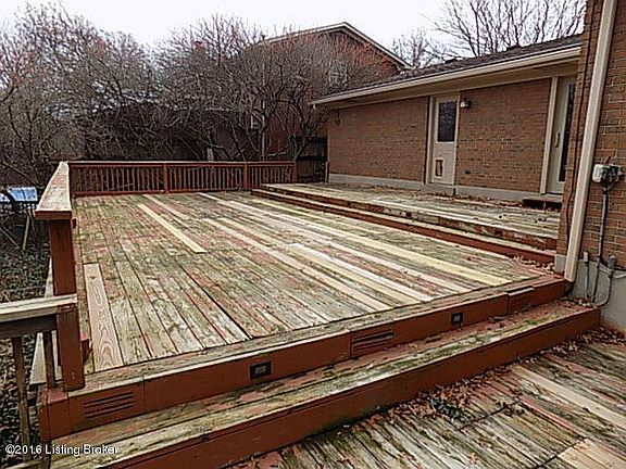 3rd image of 8903 Lakeridge Dr