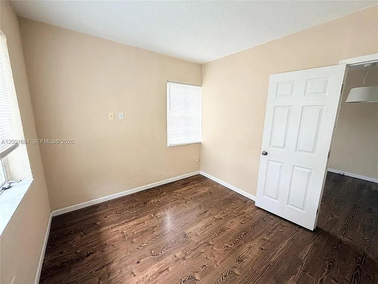 620 84th St #25 — Photo 9