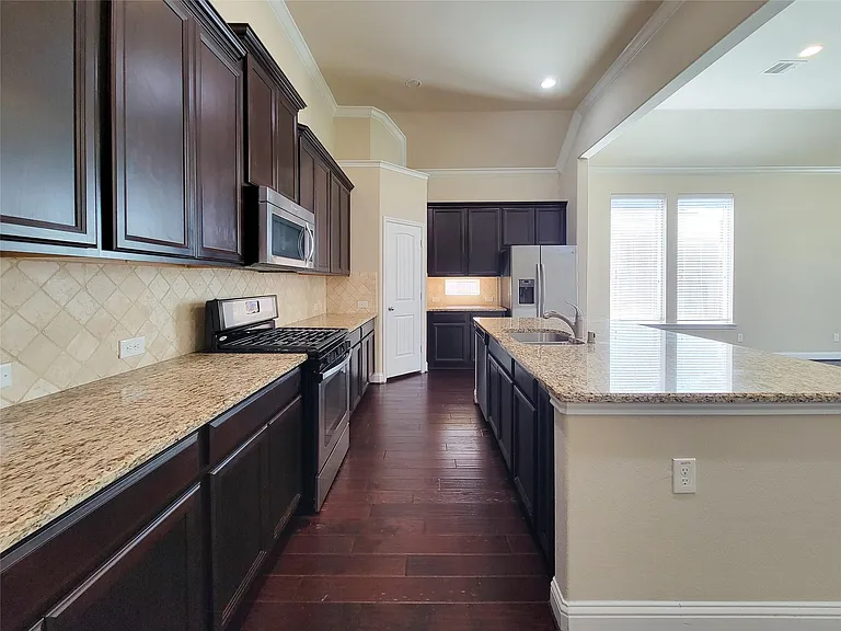 4102 Astoria Manor Ln — Photo 10