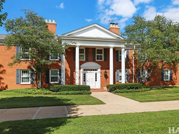 501 Coventry Ln APT 18, Crystal Lake, IL 60014