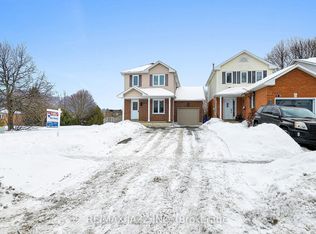 102 Penfound Dr, Clarington, ON L1C4B8