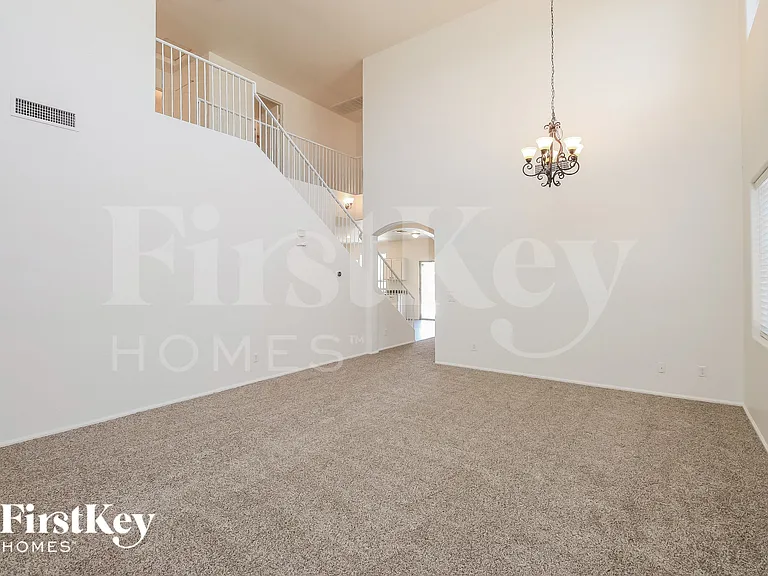50 W Castle Rock Rd — Photo 5