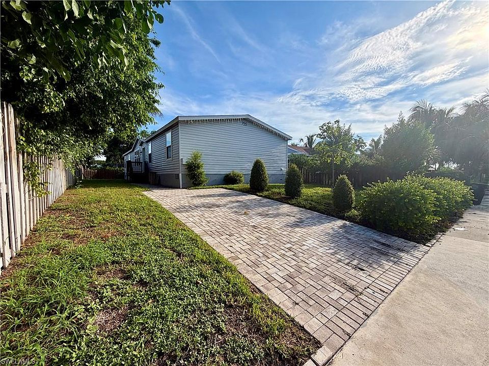 1st image of 755 Ridgewood DR