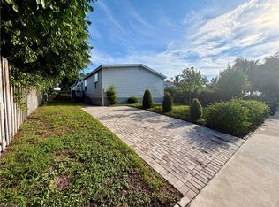 755 Ridgewood Dr, West Palm Beach, FL 33405