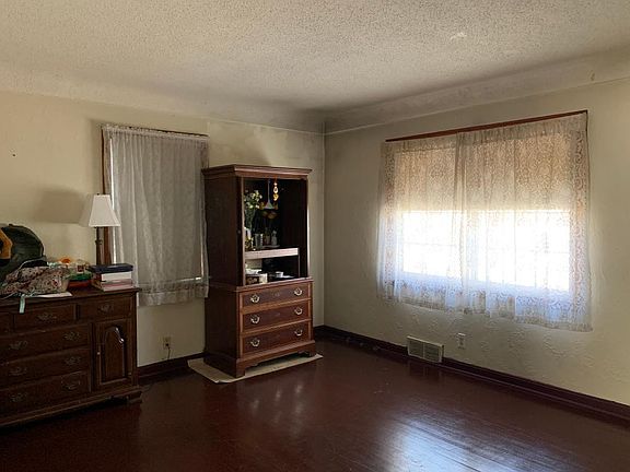 5th image of 736 Lawson Ave E
