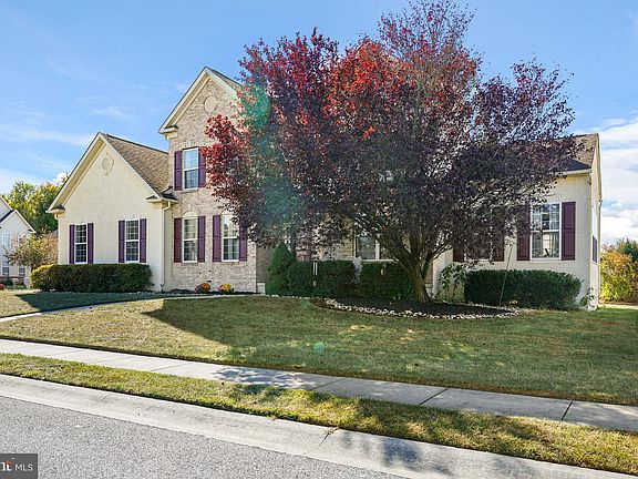 3rd image of 230 Margaux Cir