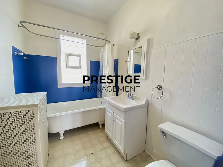 1113 Benedict St — Photo 11