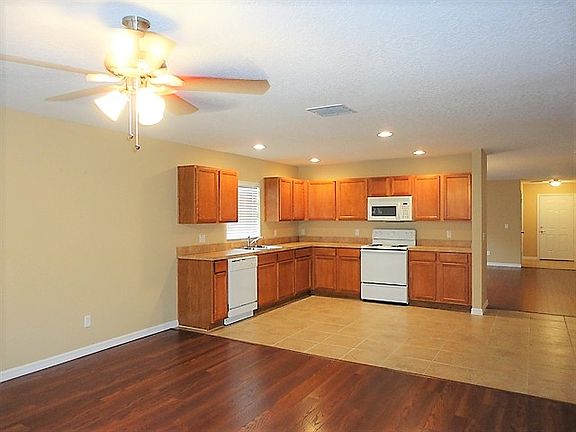 4th image of 2263 Martins Run