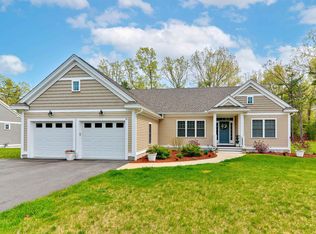 15 Horizon Dr, Litchfield, NH 03052