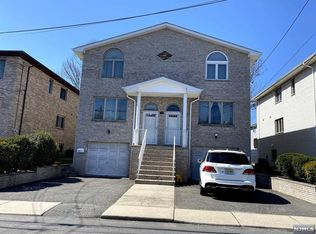 2375 7th St #A, Fort Lee, NJ 07024