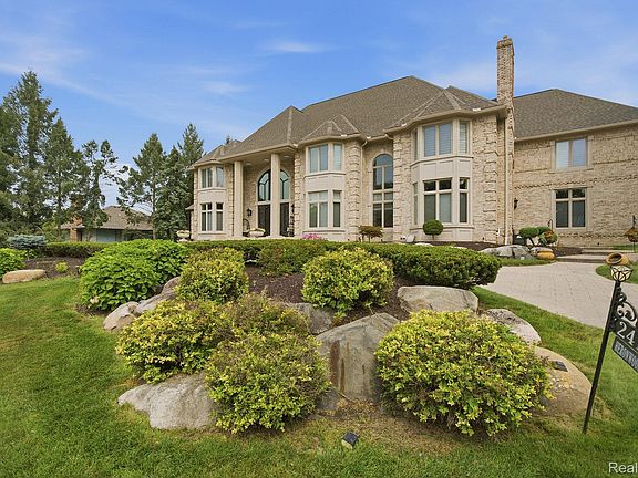2nd image of 2417 Heronwood Dr